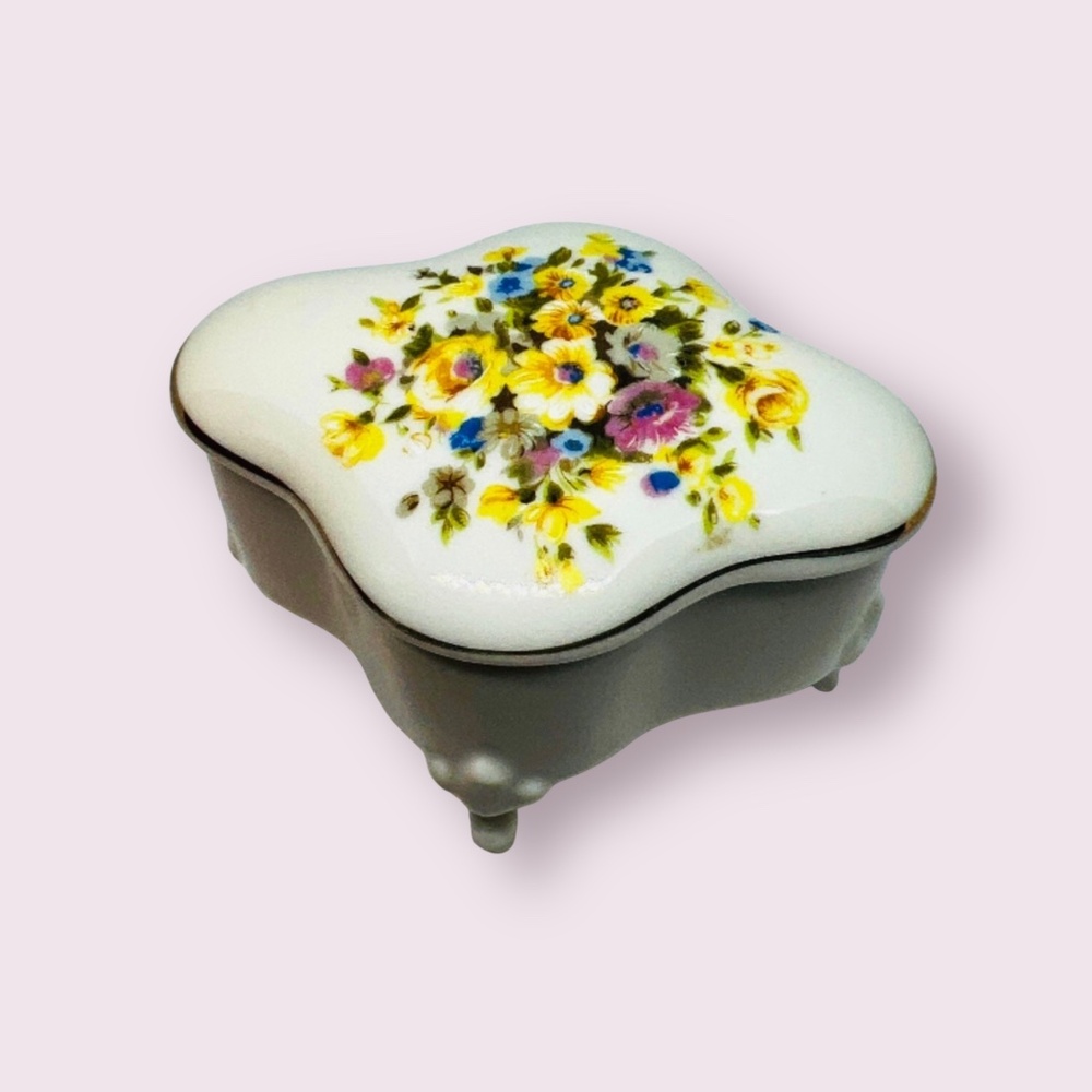 Trinket Keepsake Jewelry or Gift Box Footed Yellow Floral Porcelain Gold Edged